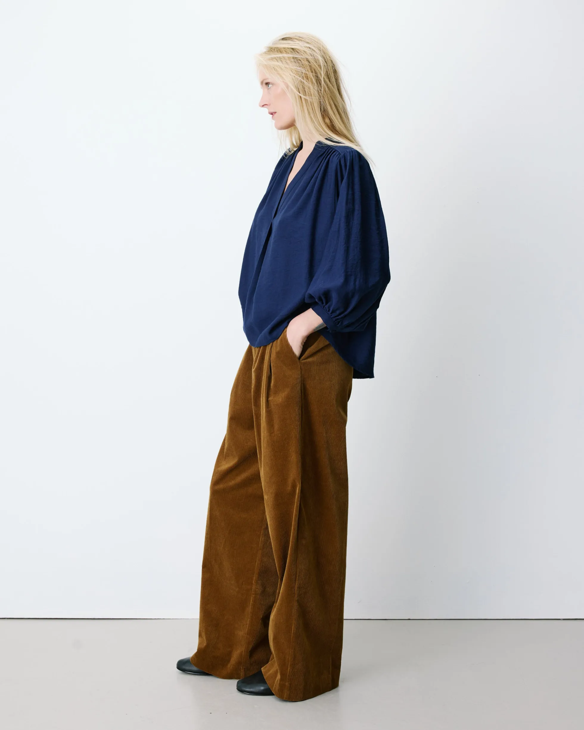 Blouse ample manches bouffantes 3/4 col V marine Auriane