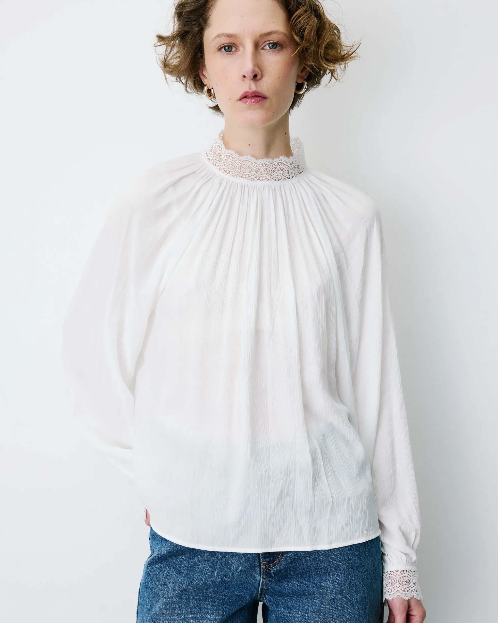 Blouse ample plissée col en dentelle ivoire Brietta