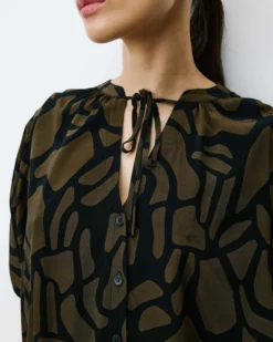 Blouse col V à imprimé géométrique kaki Ambrine
