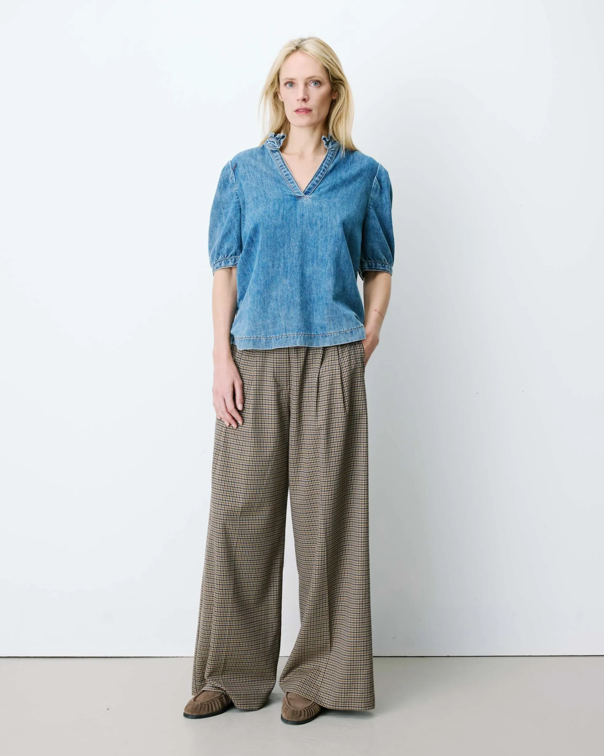 Blouse en denim col V manches bouffantes lightblue Amande