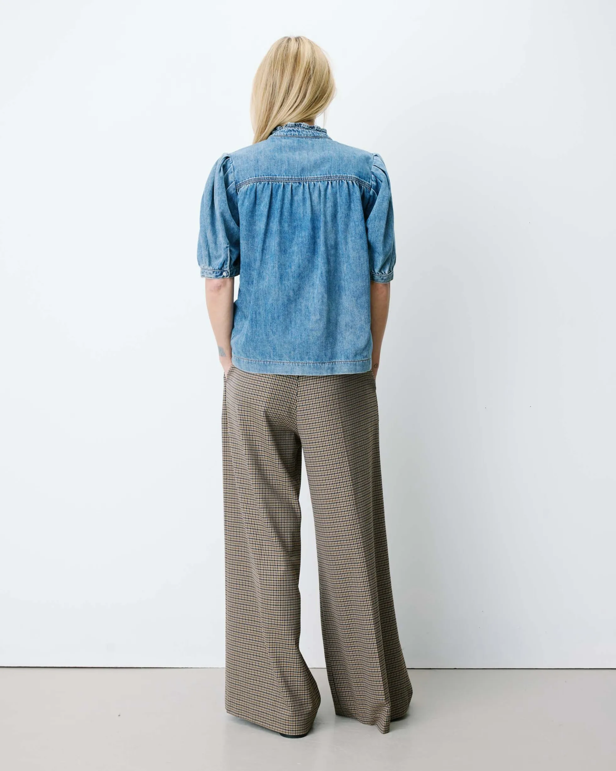 Blouse en denim col V manches bouffantes lightblue Amande