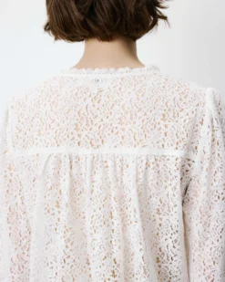 Blouse en dentelle col V manches longues ivoire Aurora