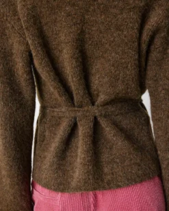 Cardigan cache-cœur nouable en maille chocolat Anior