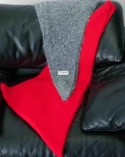 Écharpe triangulaire en maille rouge Bonnie