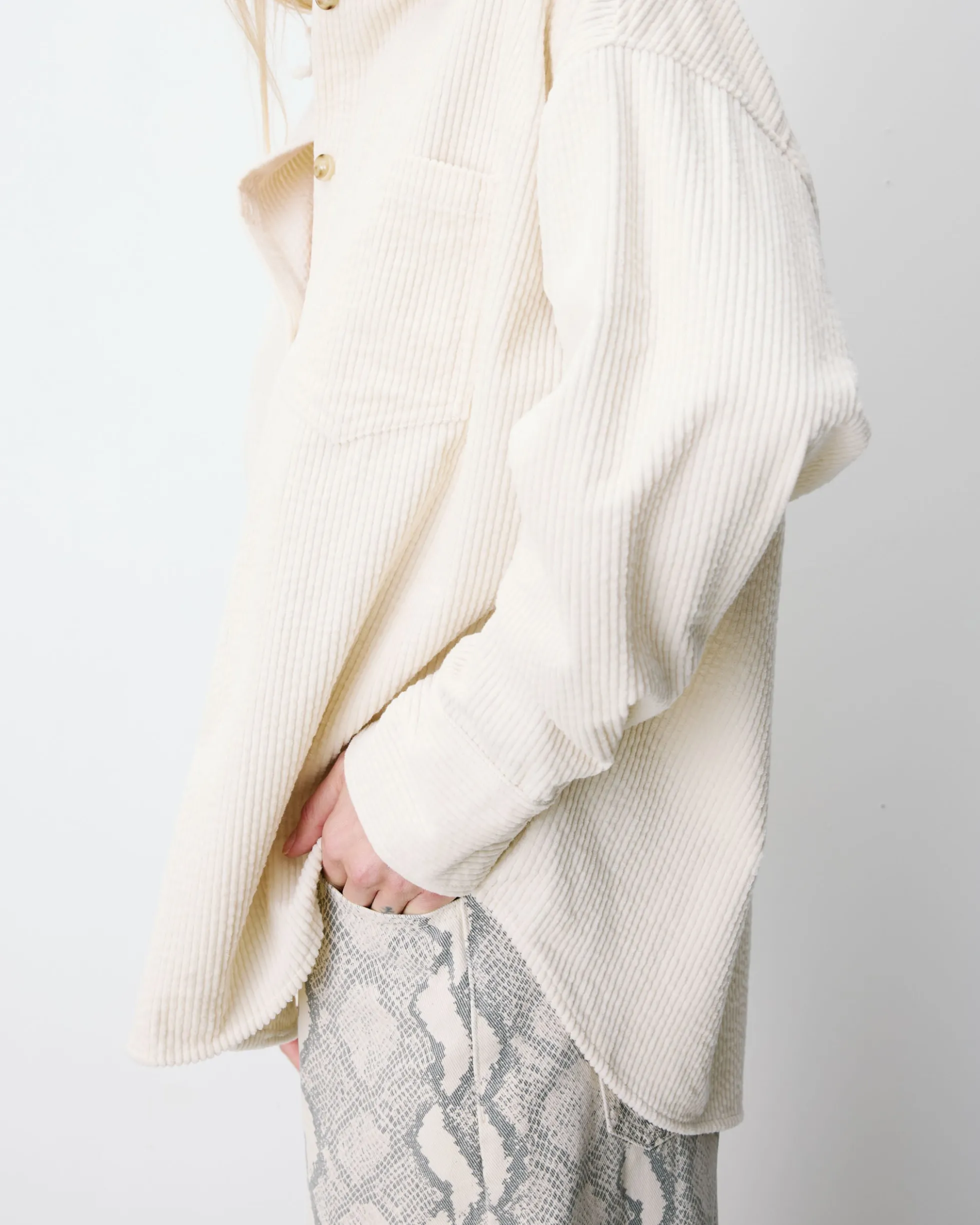 Chemise oversize en velours côtelé ecru Ange