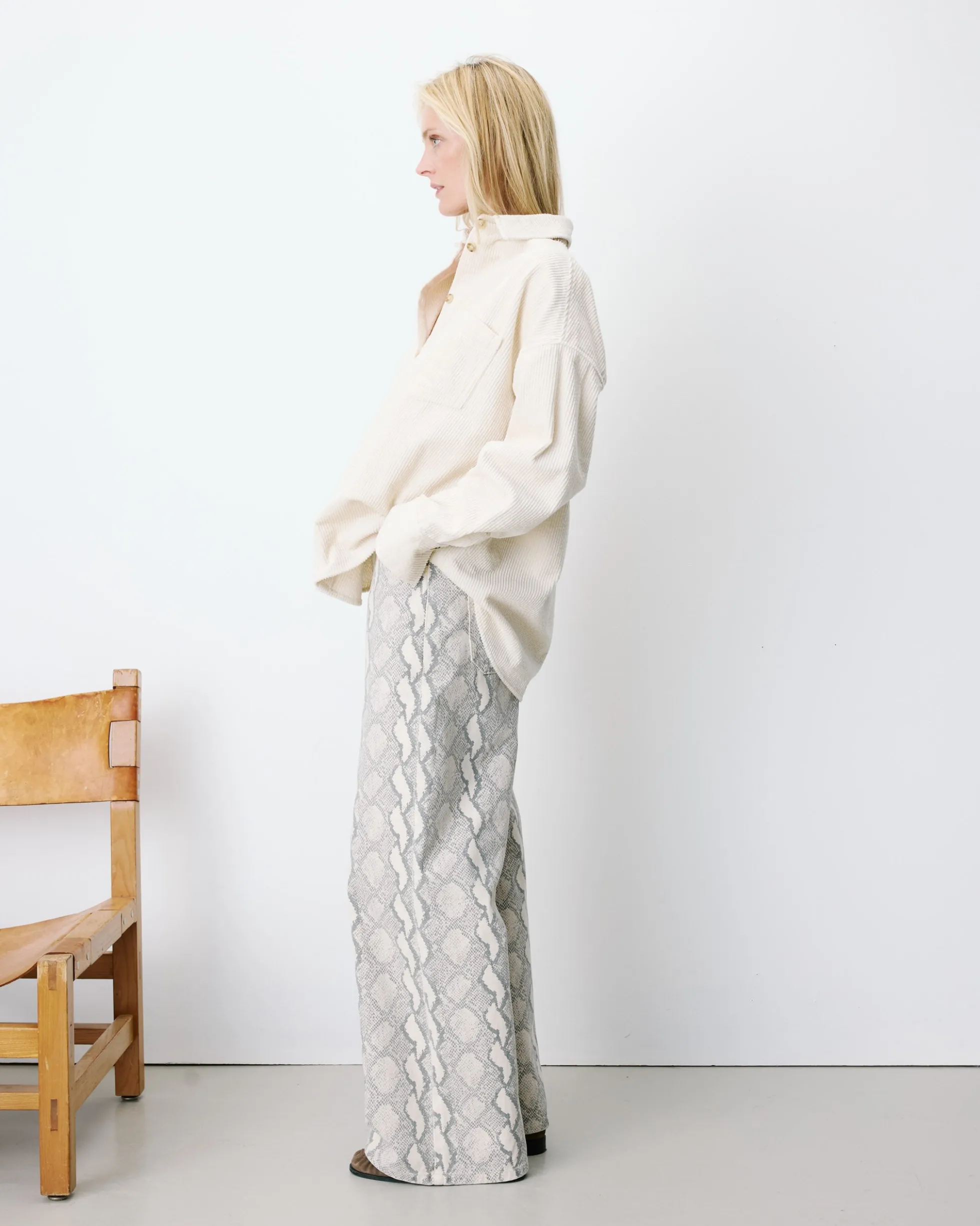 Chemise oversize en velours côtelé ecru Ange