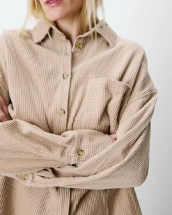Chemise oversize en velours côtelé beige Ange
