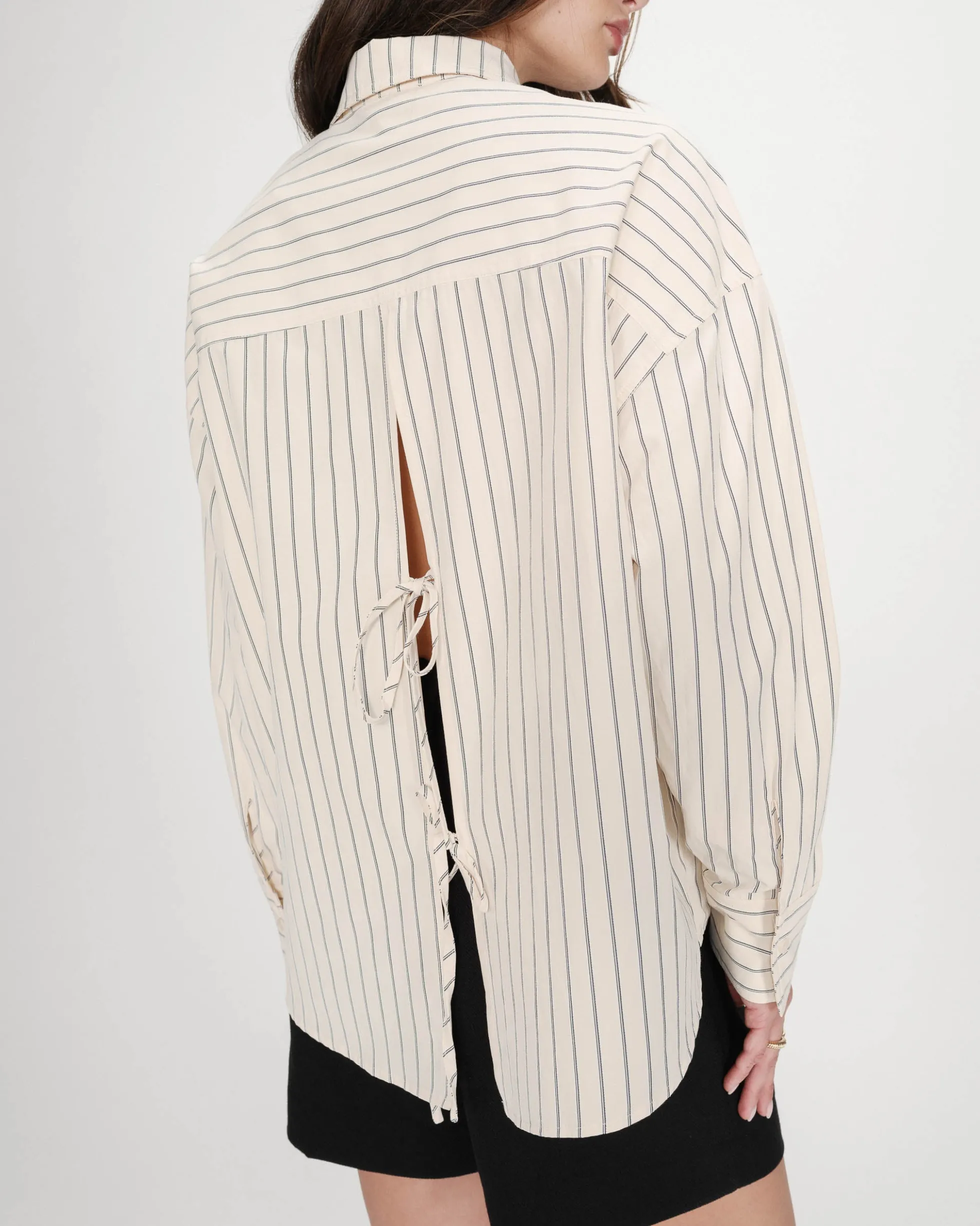Chemise oversize rayée à nouer dans le dos vanille Valerie
