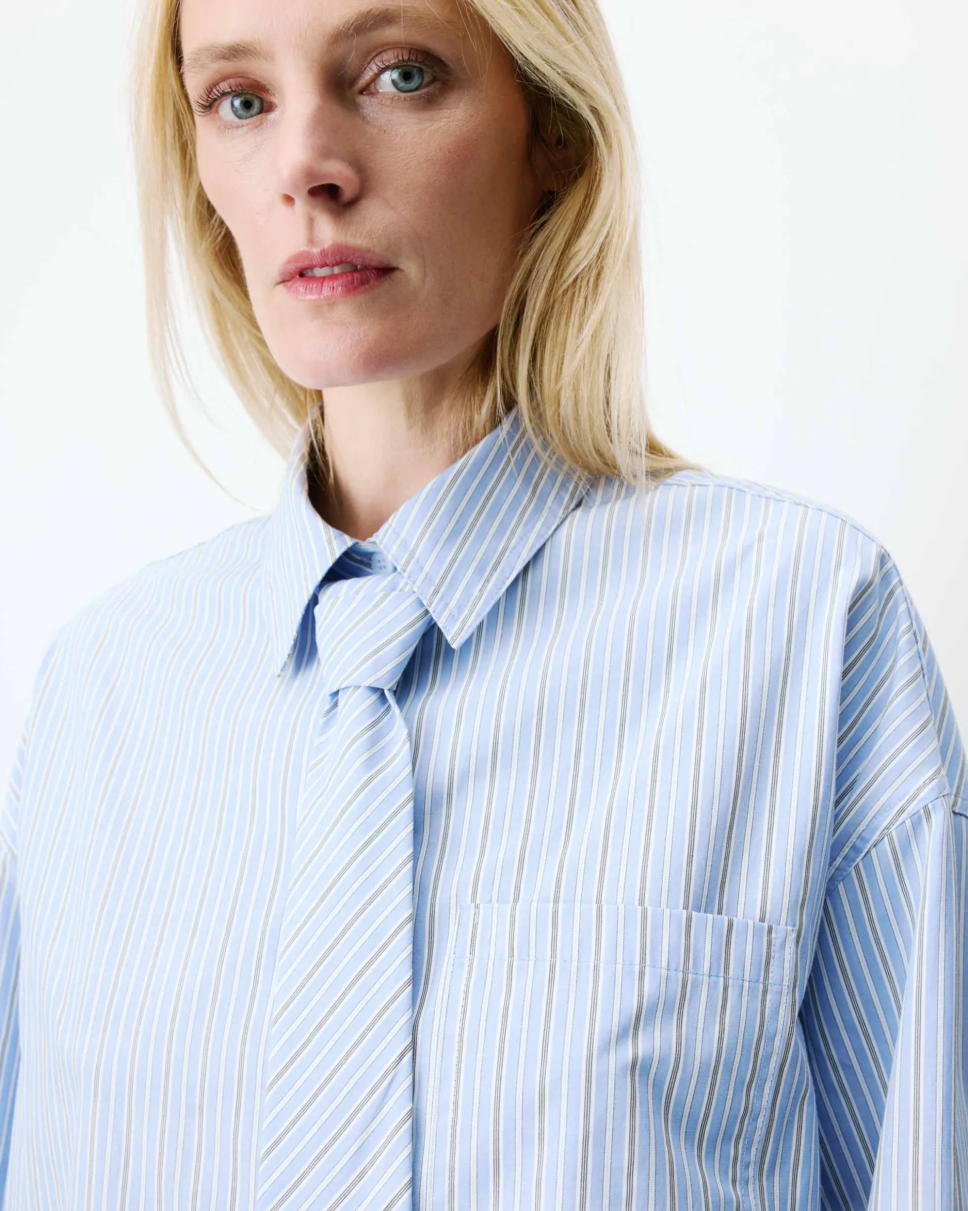 Chemise rayée oversize à cravate amovible ciel Athena
