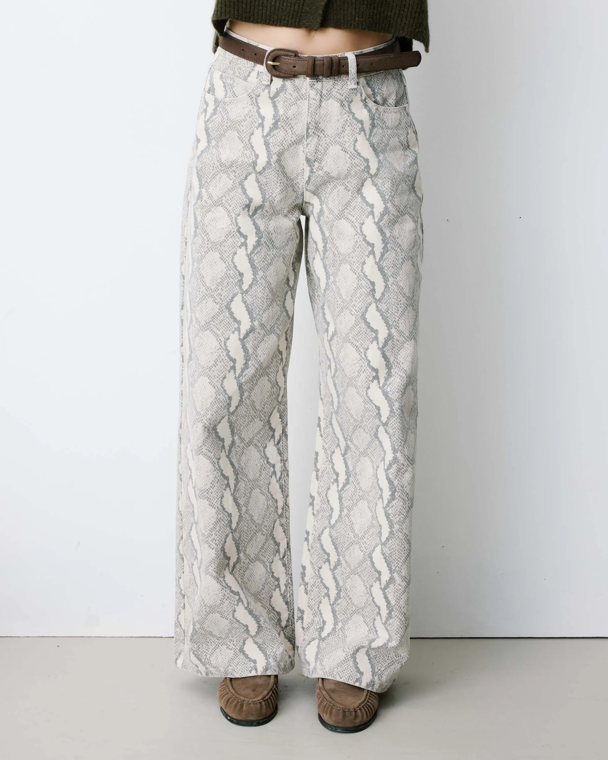 Jean taille haute loose imprimé python Socca