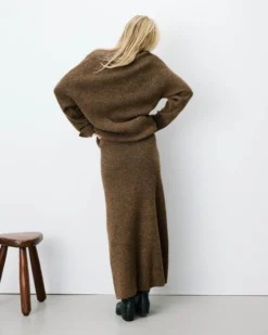 Jupe longue évasée en maille taille haute chocolat Aluna