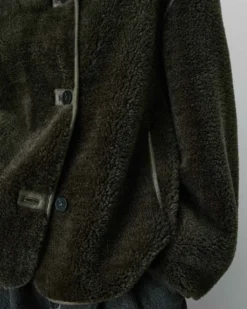 Manteau en fausse fourrure oversize boutonné kaki Amelio