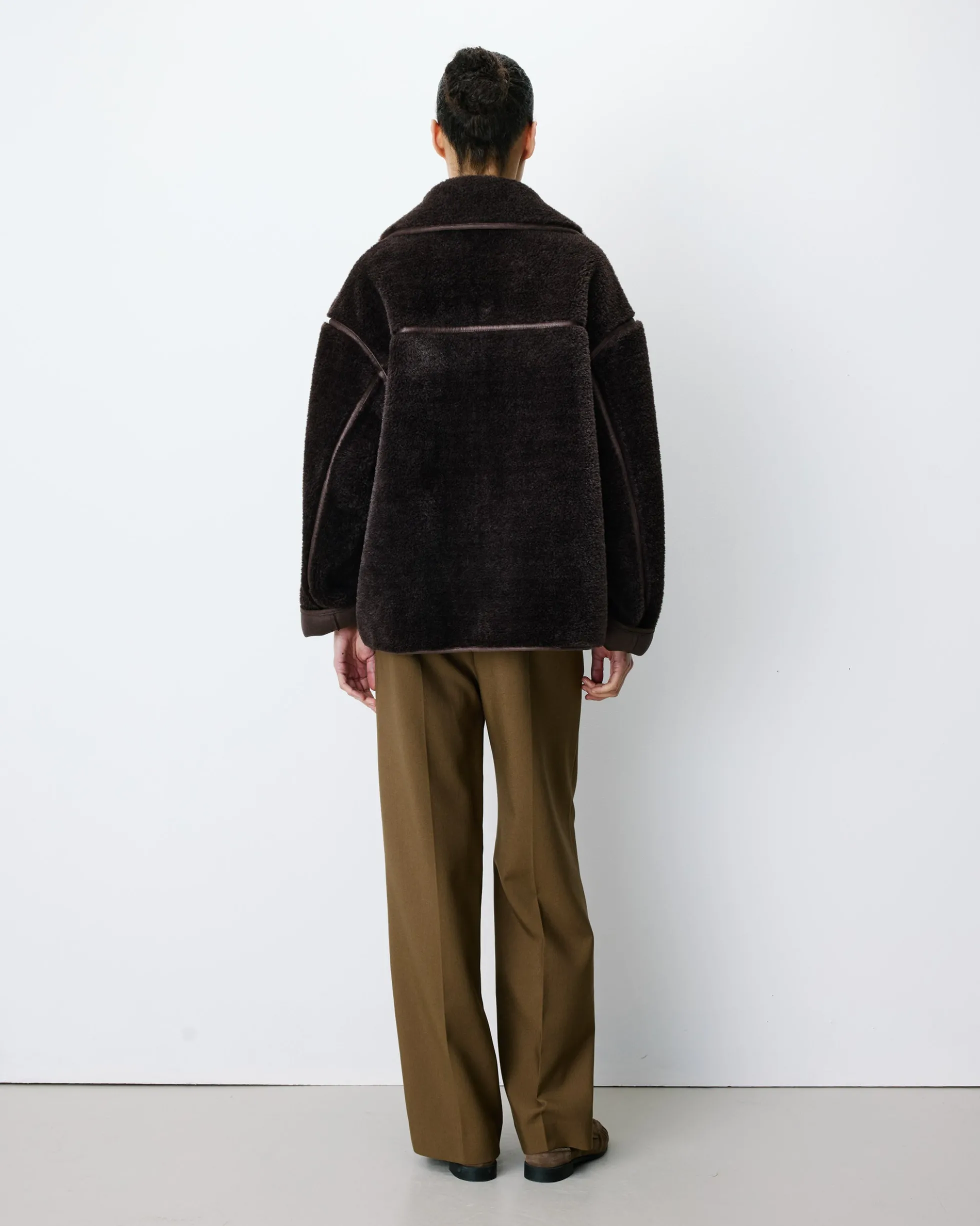 Manteau en fausse fourrure oversize boutonné chocolat Amelio