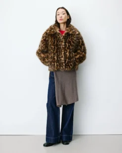 Manteau fausse fourrure court à motif leo Alva
