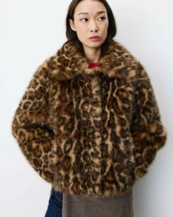Manteau fausse fourrure court à motif leo Alva