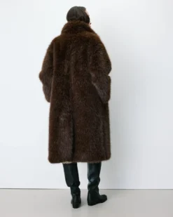 Manteau long oversize en fausse fourrure chocolat Alara