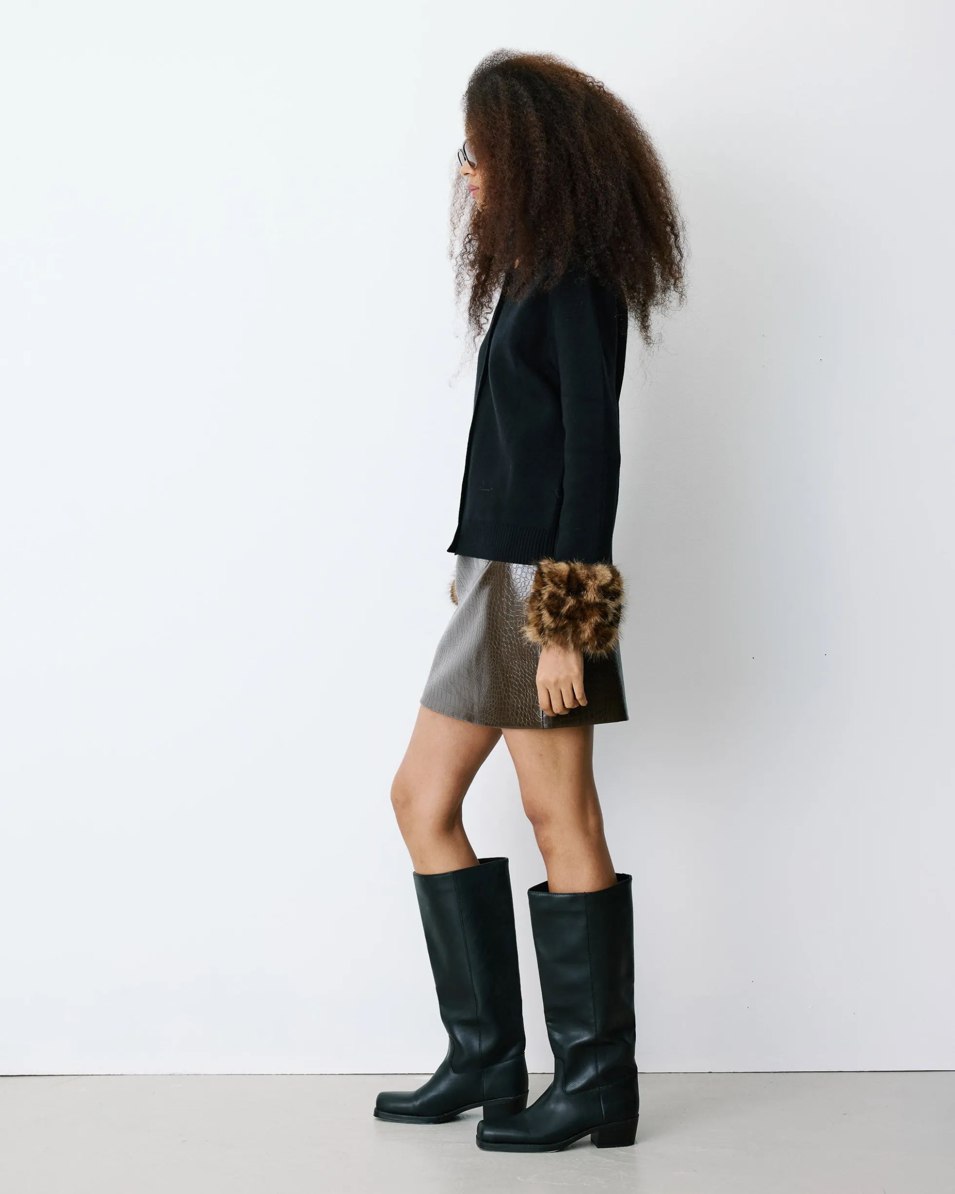 Mini-jupe en similicuir effet croco chocolat Betty