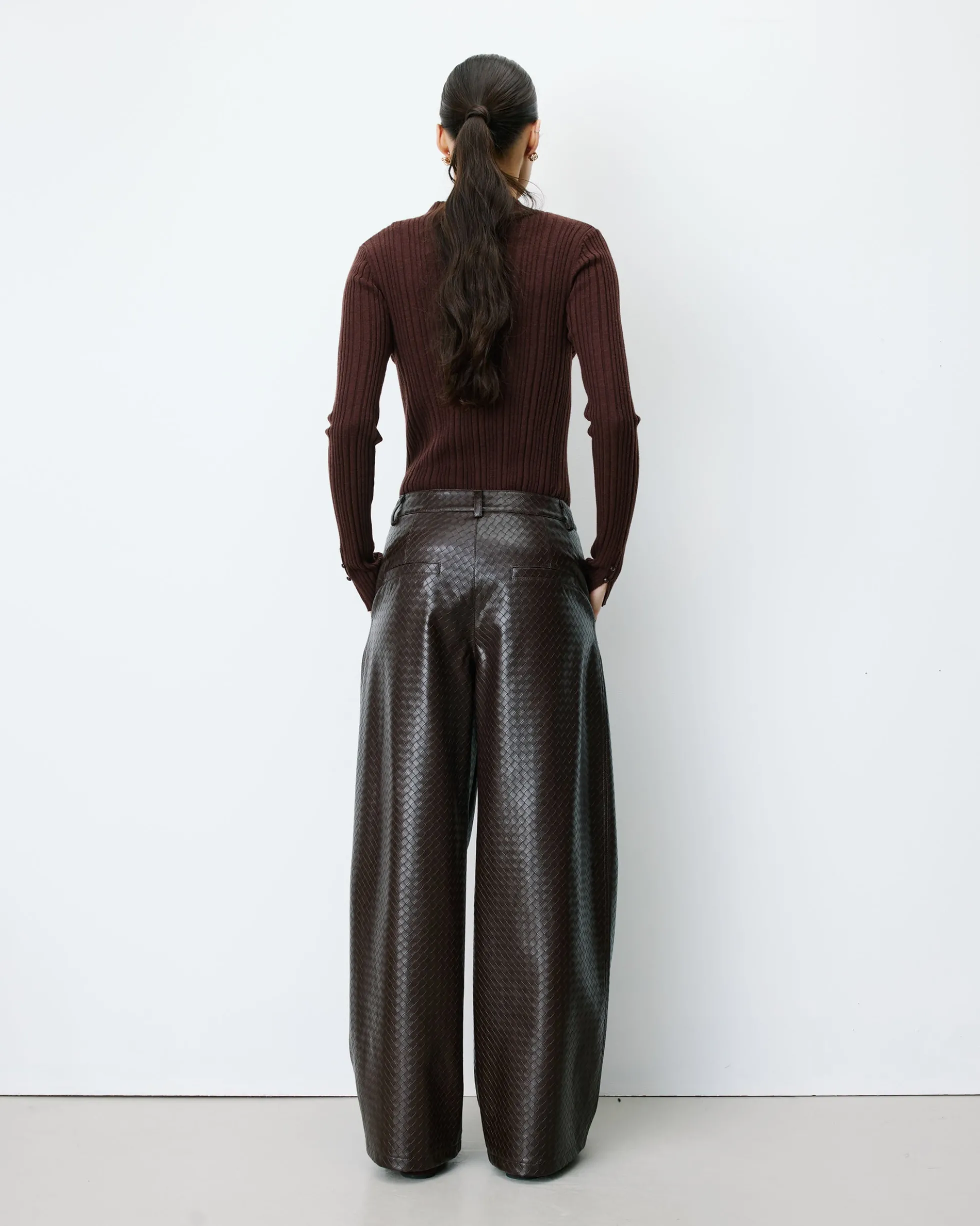 Pantalon barrel similicuir texturé chocolat Artius