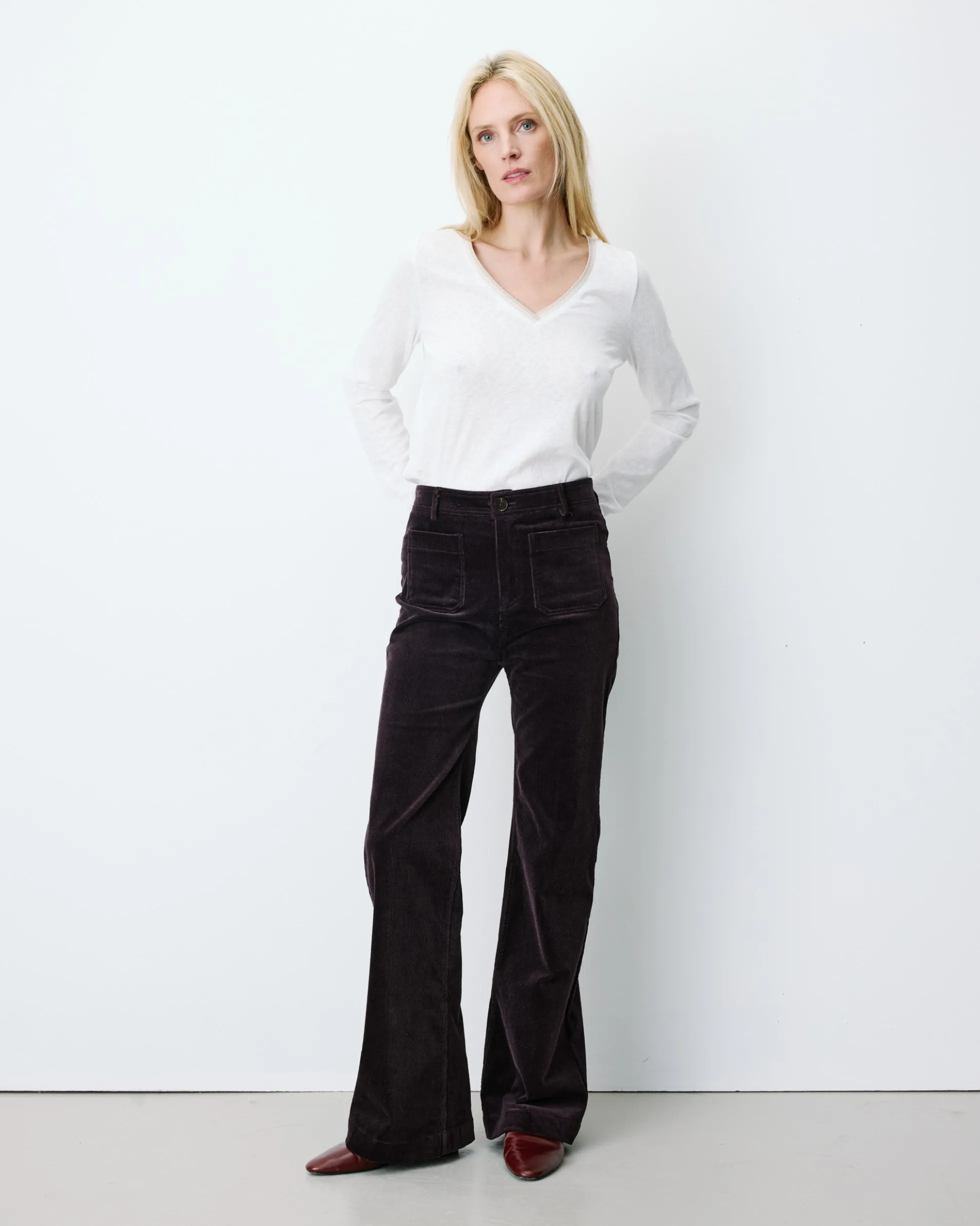 Pantalon droit velours côtelé aubergine Alban