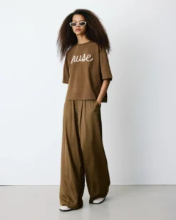 Pantalon en satin fluide à pinces olive Barnabe