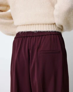 Pantalon fluide jambe large taille mi-haute aubergine Noblesse