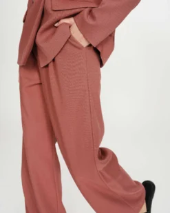 Pantalon tailleur droit taille mi-haute à plis terracotta Pierre
