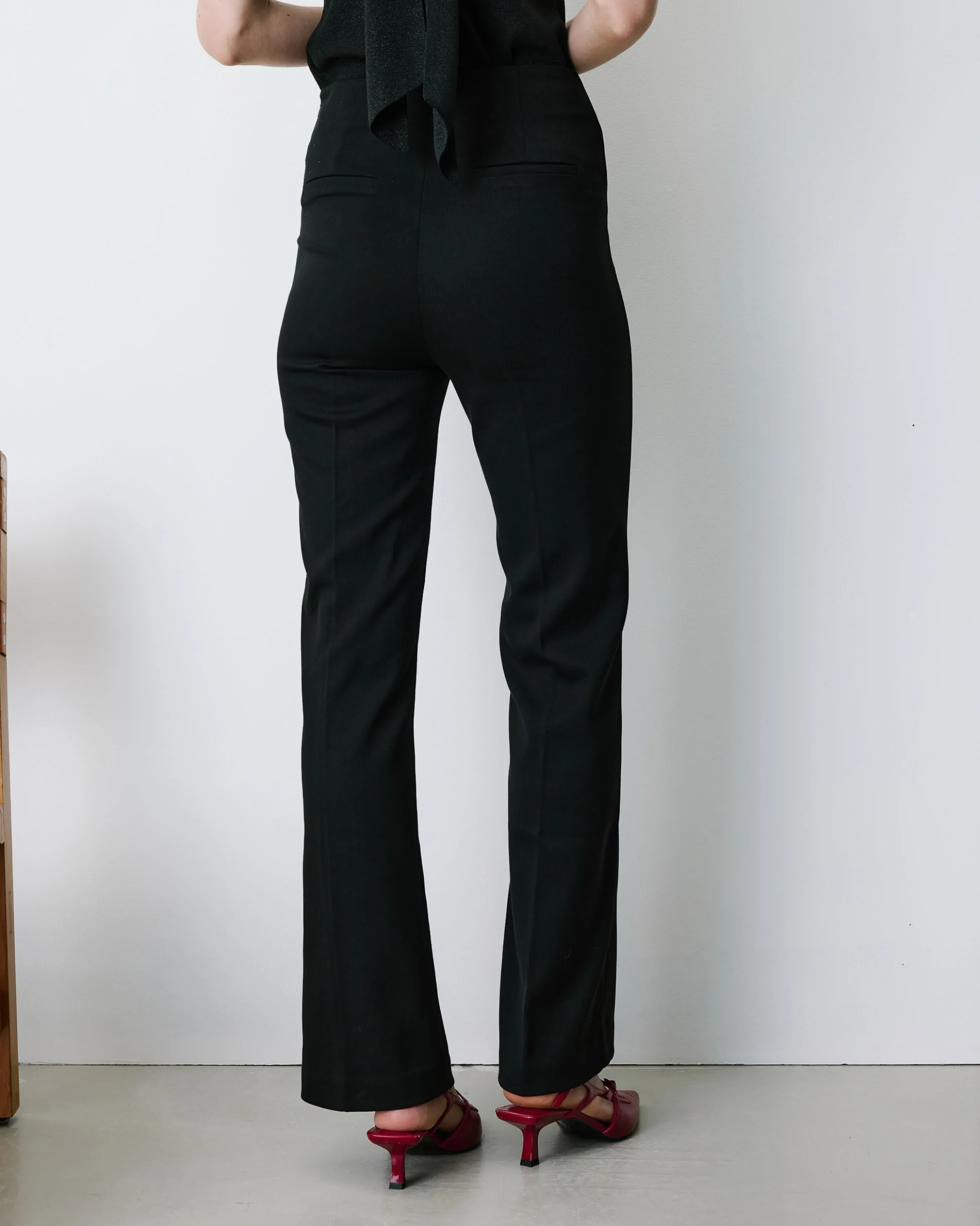 Pantalon tailleur flare à ceinture plate noir Bryan