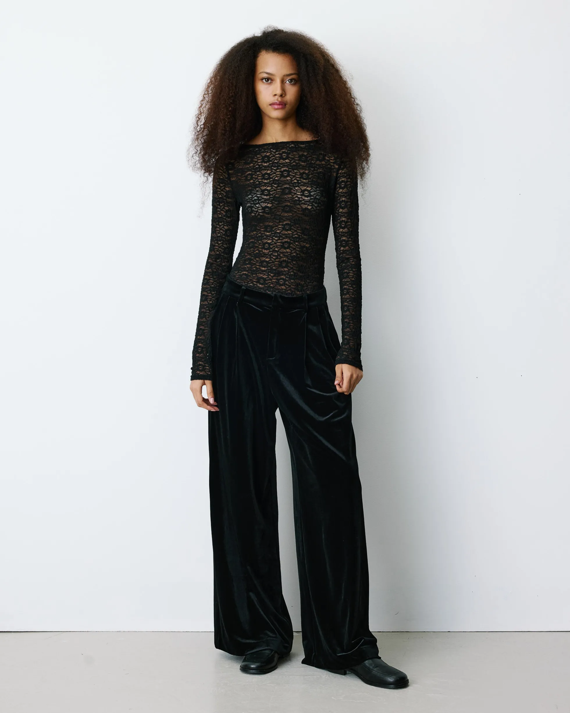 Pantalon tailleur oversize en velours noir Benson