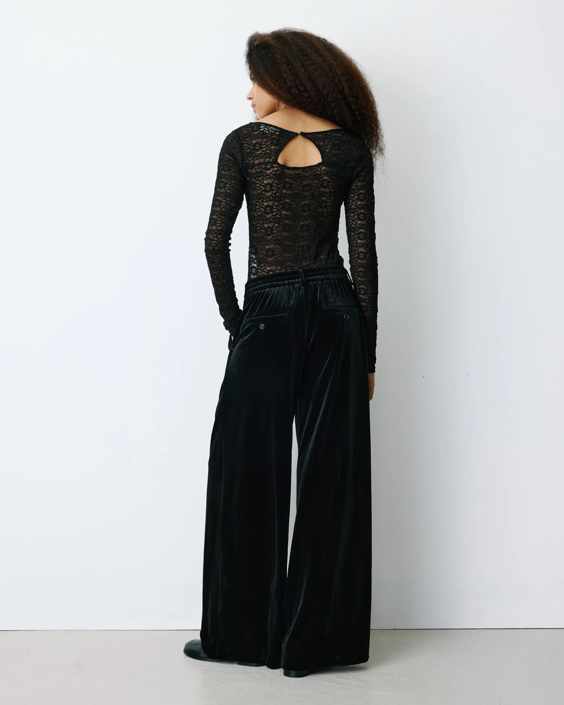Pantalon tailleur oversize en velours noir Benson