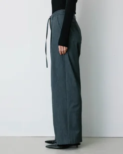 Pantalon tailleur oversize à plis ceinturé anthracite Barclay