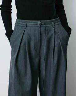 Pantalon tailleur oversize à plis ceinturé anthracite Barclay