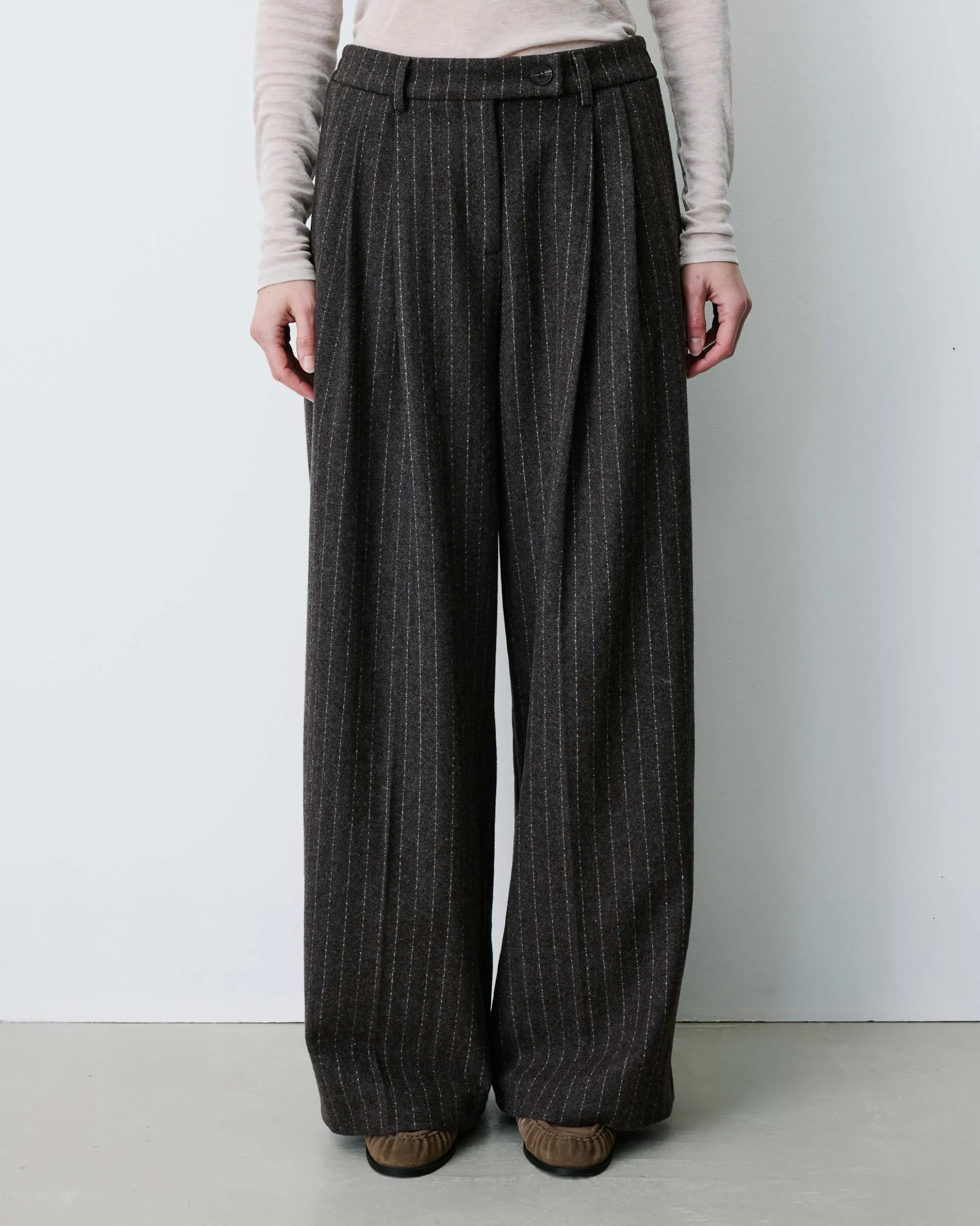 Pantalon tailleur rayé en laine mélangée chocolat Baldwin