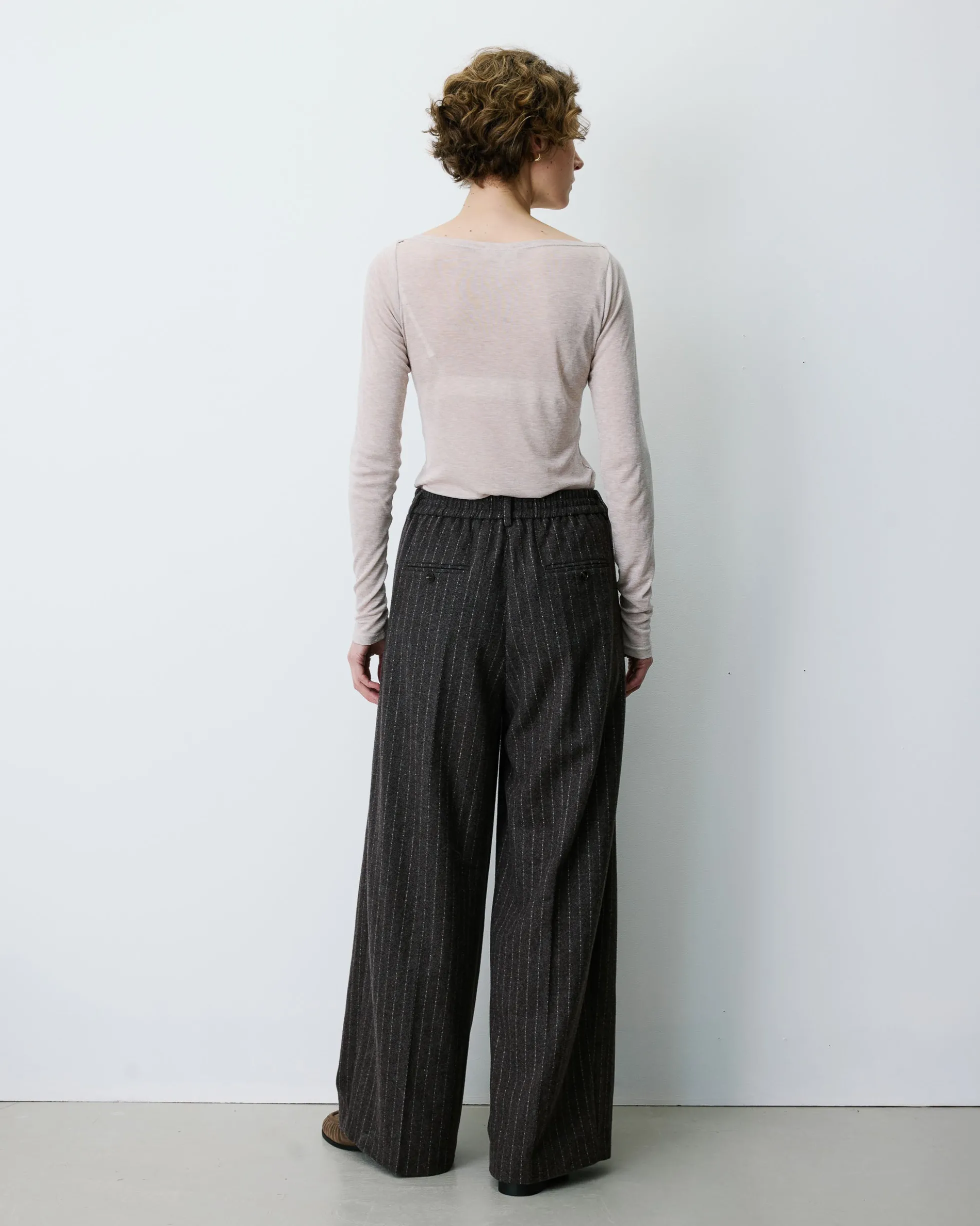 Pantalon tailleur rayé en laine mélangée chocolat Baldwin