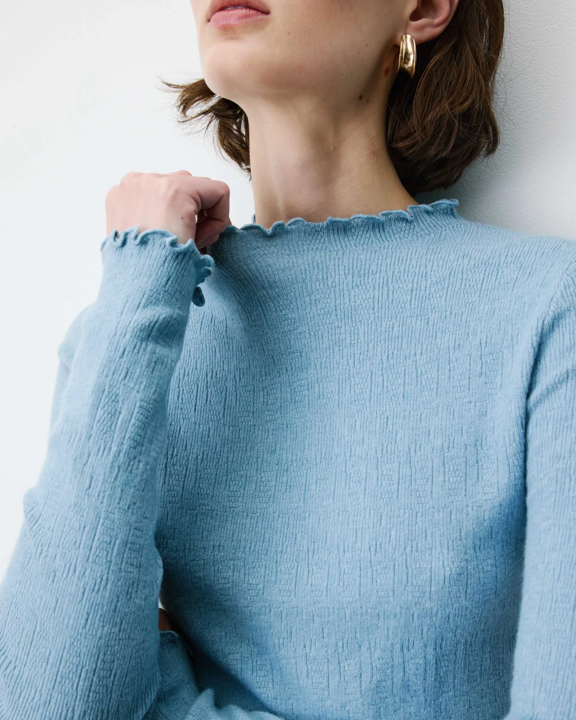 Pull ajusté en maille fine col montant bleuet Alino
