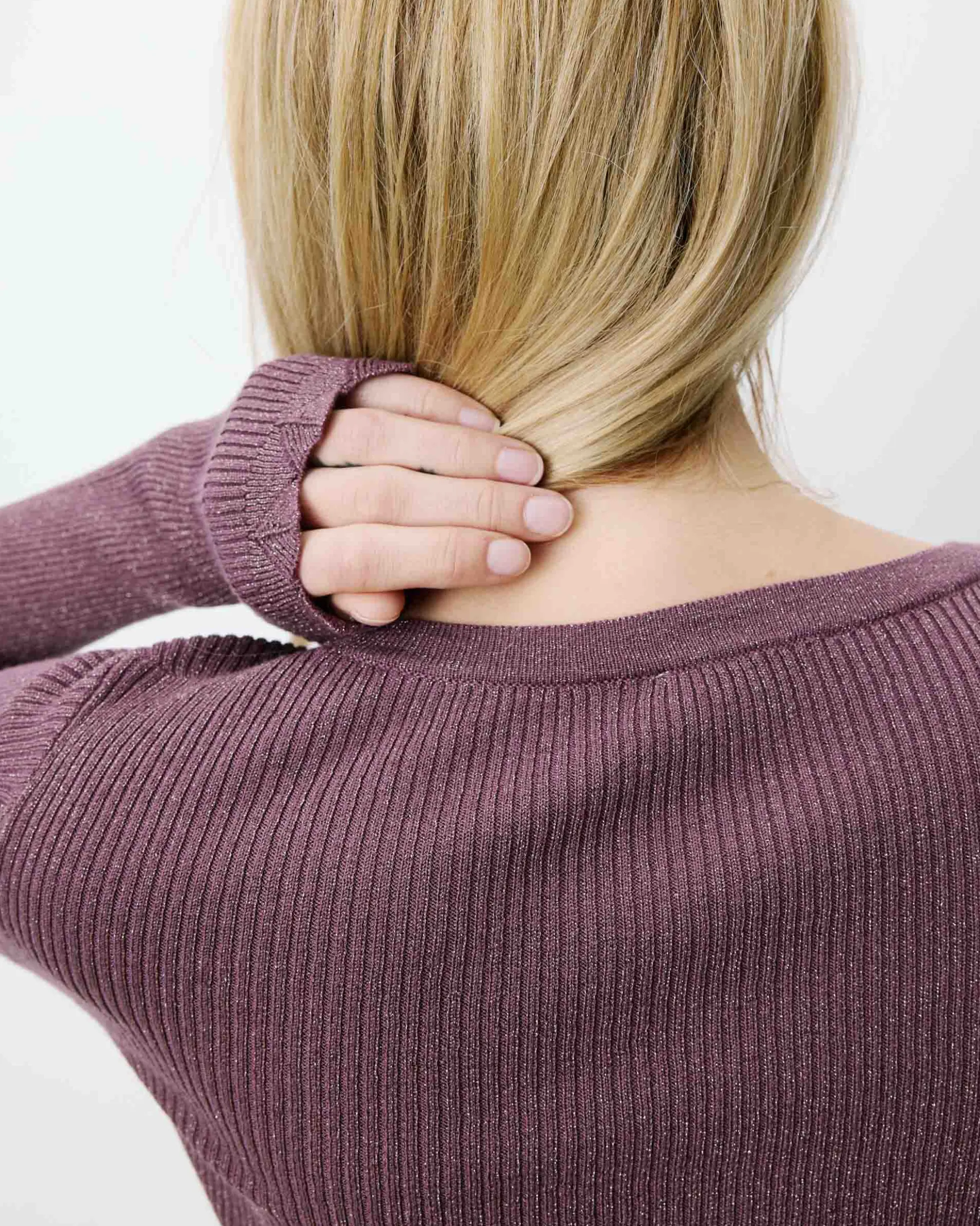 Pull ajusté en maille fine lurex parme Abbott