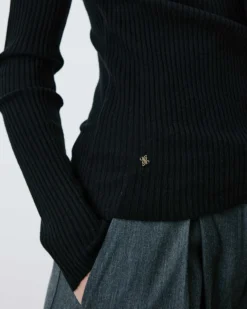 Pull cache-cœur col V près du corps noir Bindi