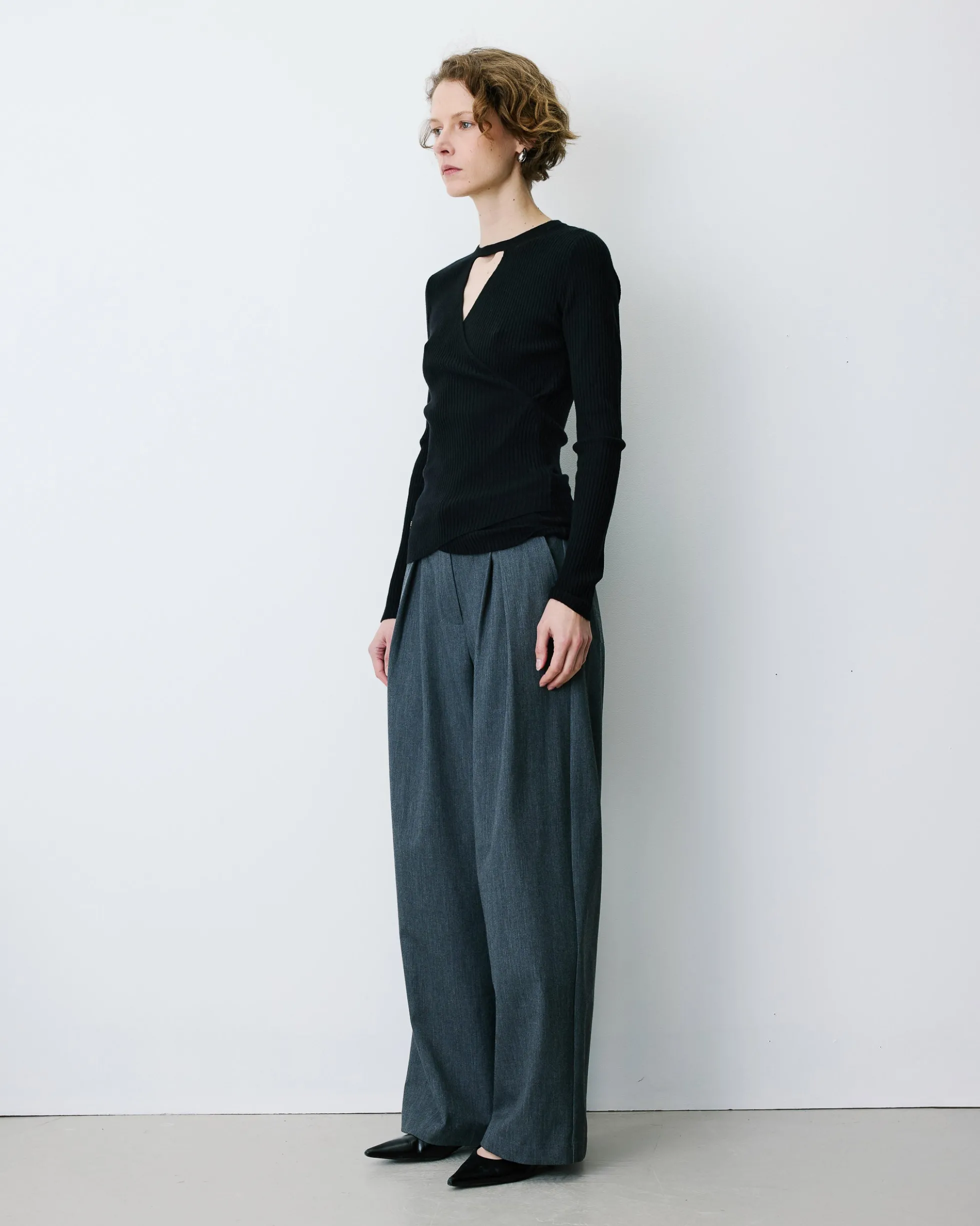 Pull cache-cœur col V près du corps noir Bindi