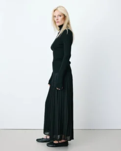 Pull col roulé ajusté en maille fine noir Alfred