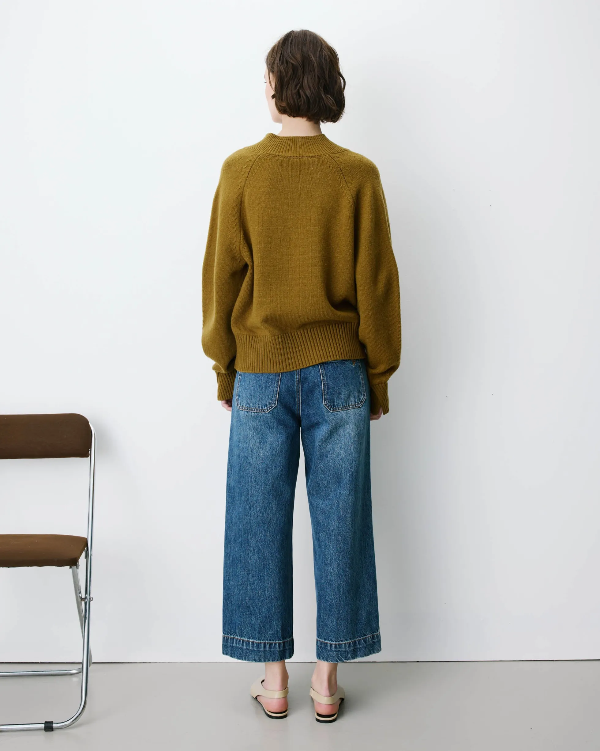 Pull droit col V en maille olive Alden
