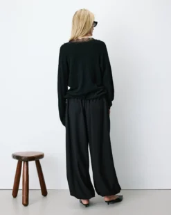 Pull en maille à col V en dentelle noir Augustin