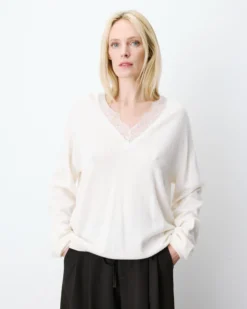 Pull en maille à col V en dentelle ecru Augustin