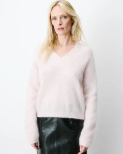Pull large doux en mohair mélangé col V nude Adorable