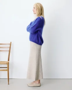Pull large doux en mohair mélangé col V cobalt Adorable