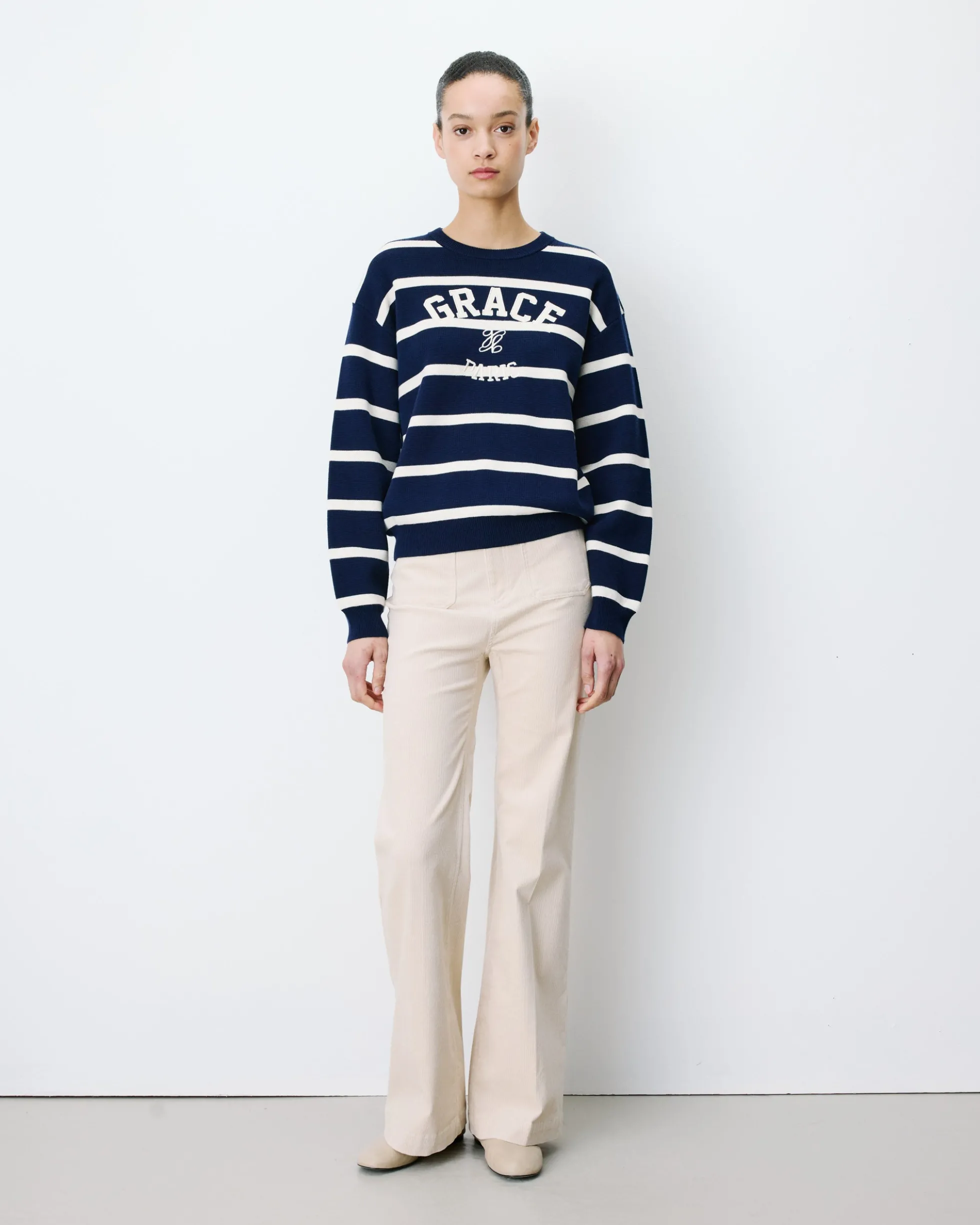 Pull à logo universitaire brodé marine Ashford