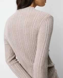 Pull maille fine près du corps col montant mocha Aloe