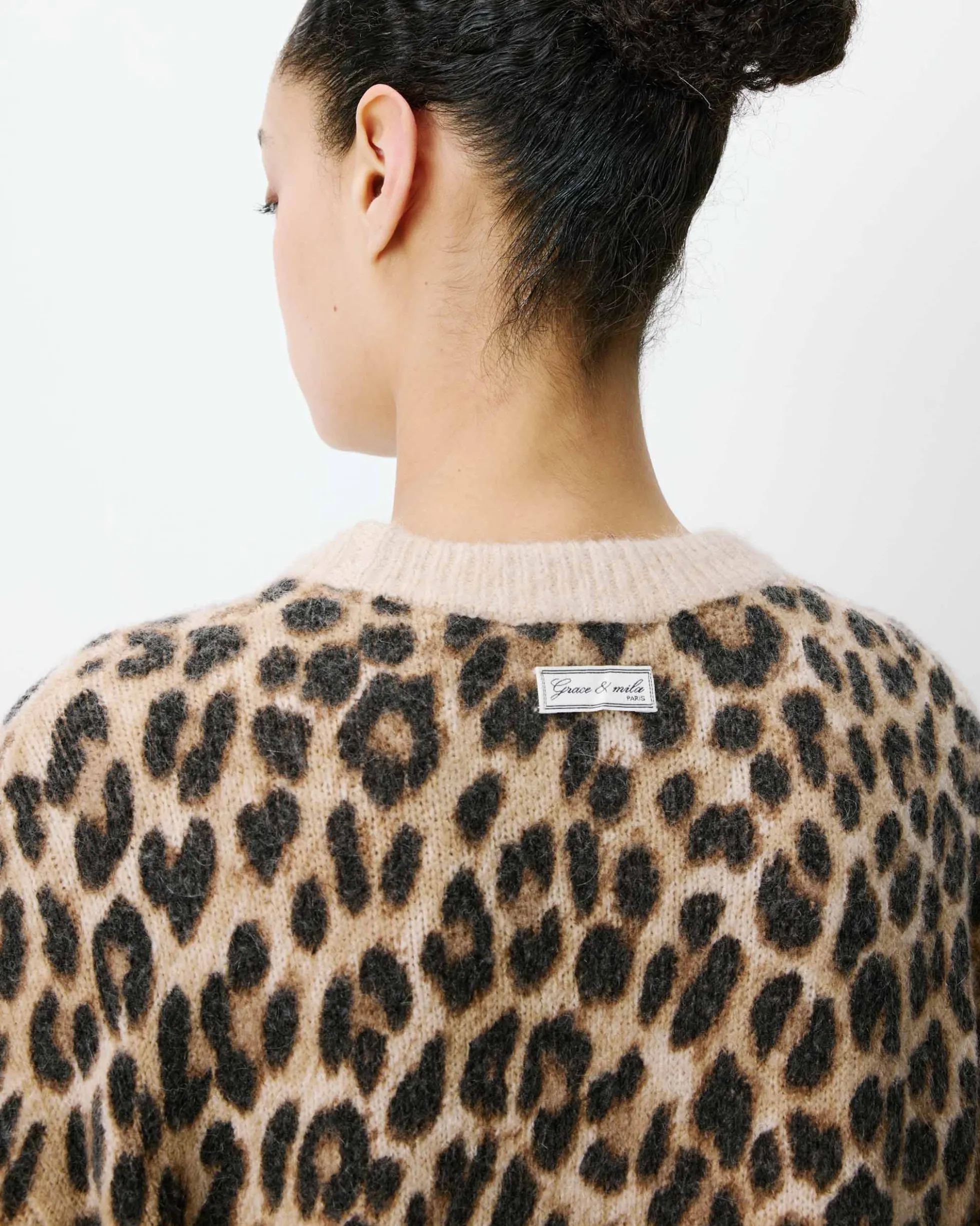 Pull manches longues col rond à motif leo Alexiel