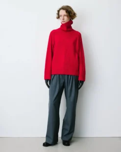 Pull oversize col roulé en maille torsadée rouge Bastille