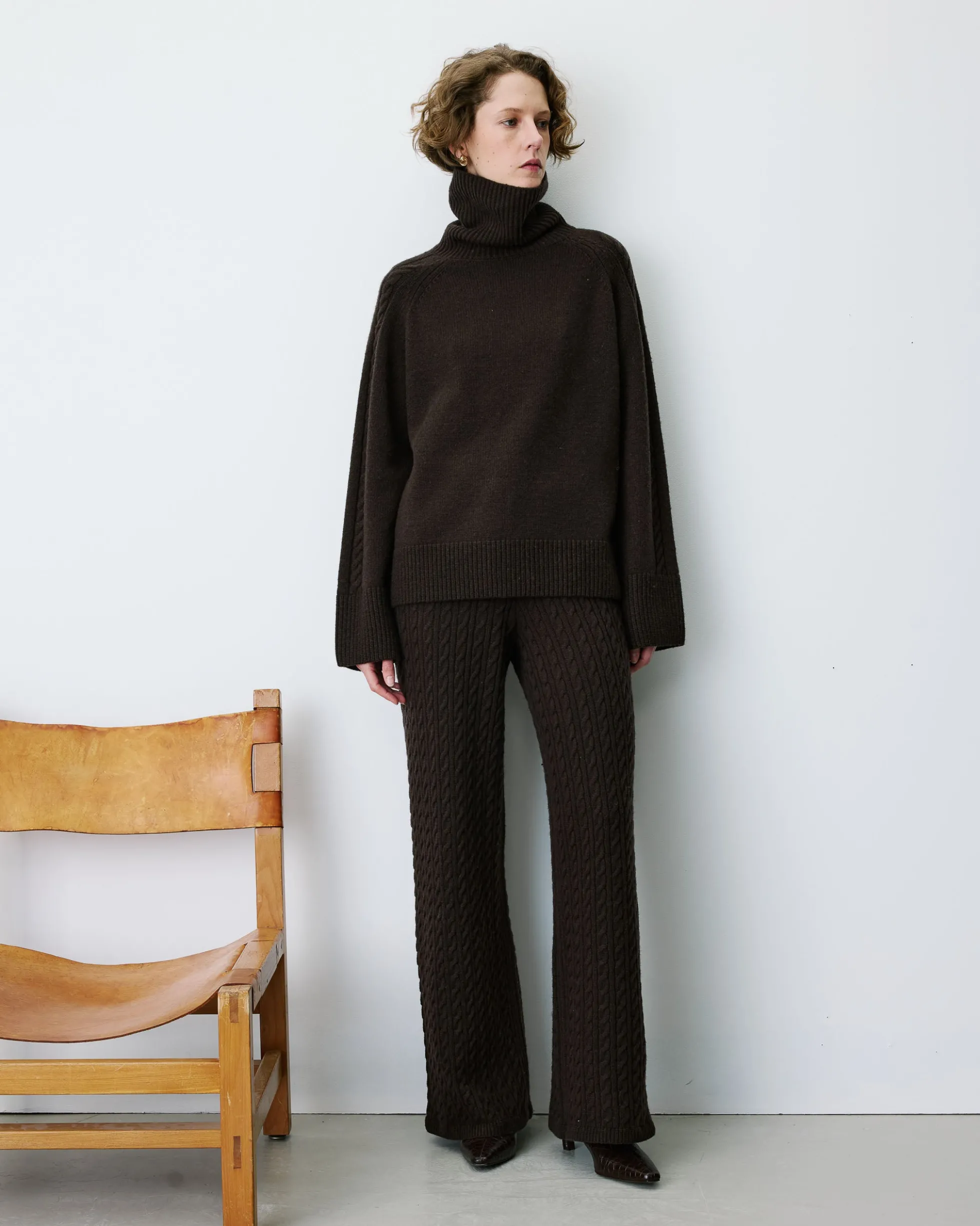 Pull oversize col roulé en maille torsadée chocolat Bastille
