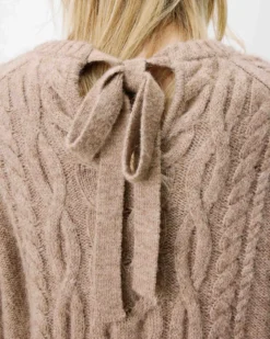 Pull torsadé à nouer au dos beige Arcelin