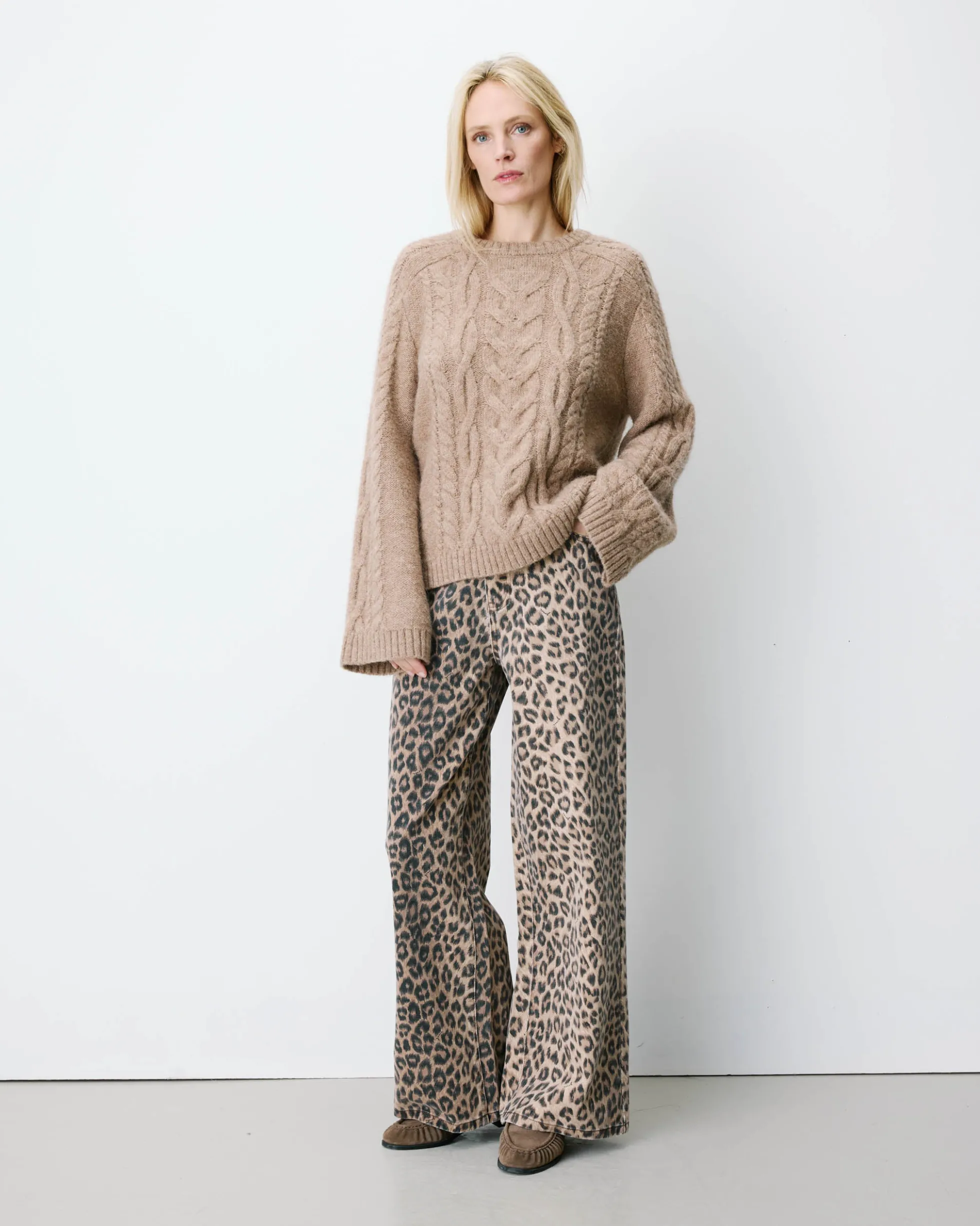 Pull torsadé à nouer au dos beige Arcelin